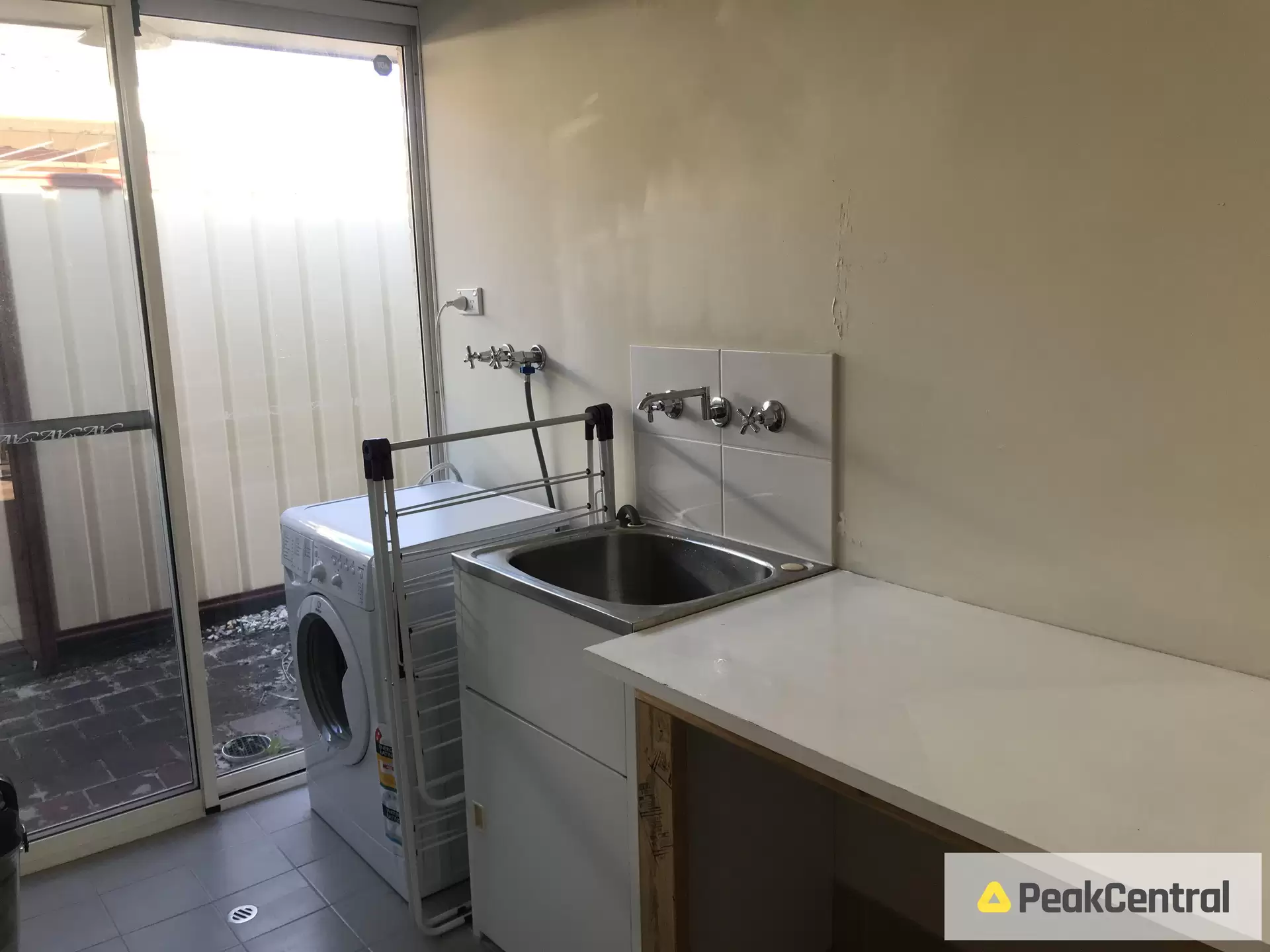 6/61 Whaleback Avenue, Parkwood Leased by Peak Central Property Group - image 1