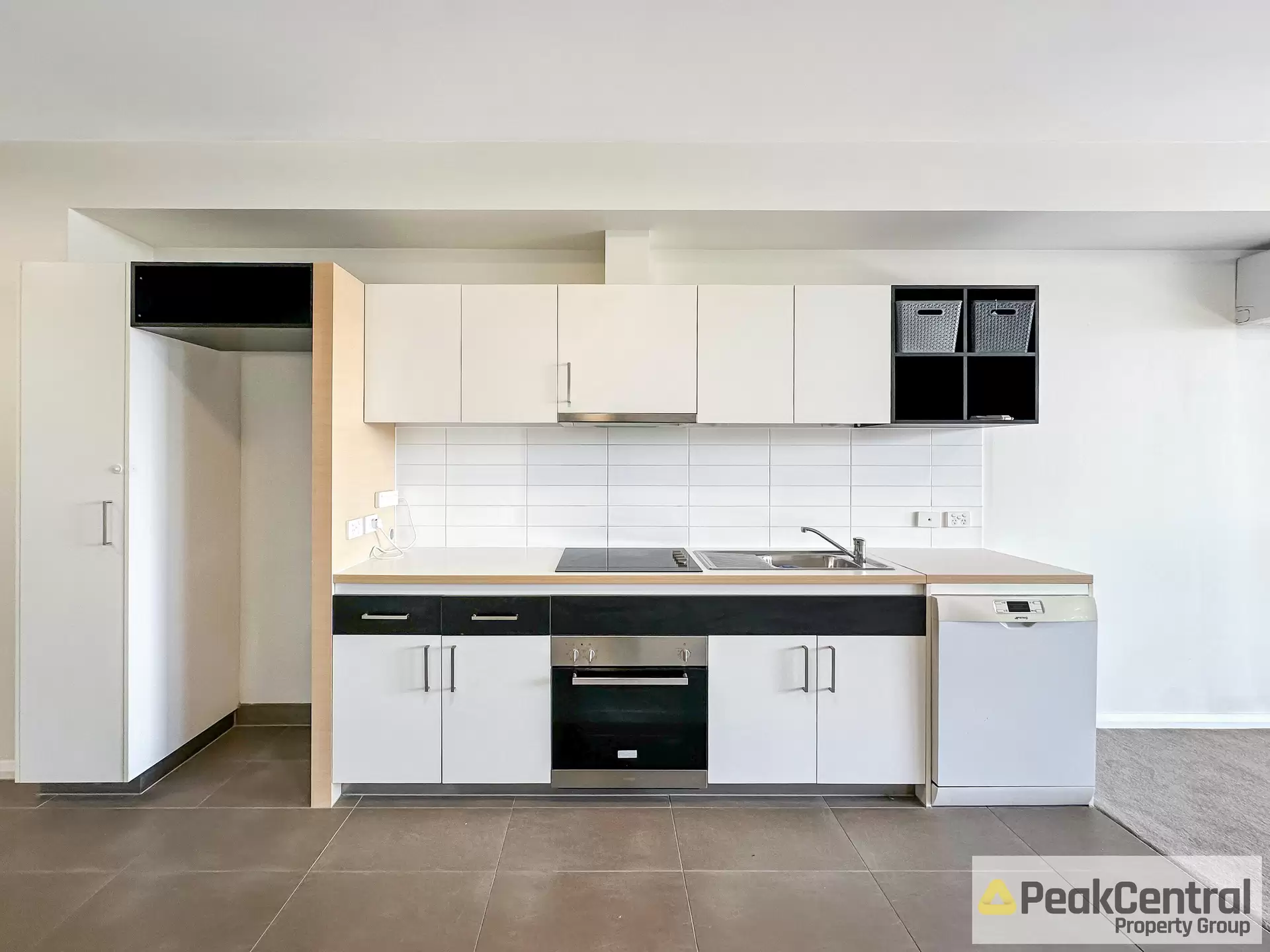 11/20 Signal Terrace, Cockburn Central Leased by Peak Central Property Group - image 1