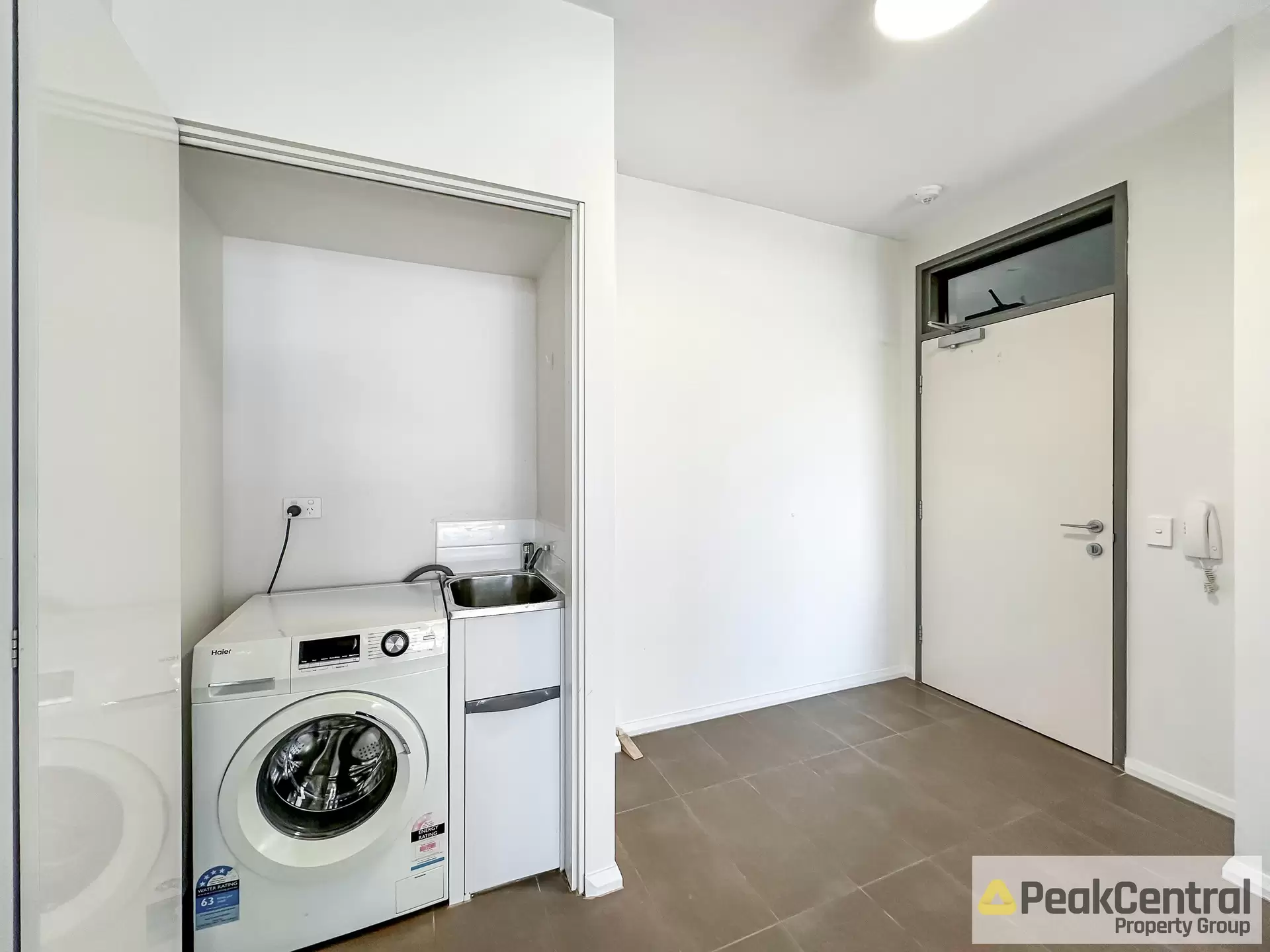 11/20 Signal Terrace, Cockburn Central Leased by Peak Central Property Group - image 1