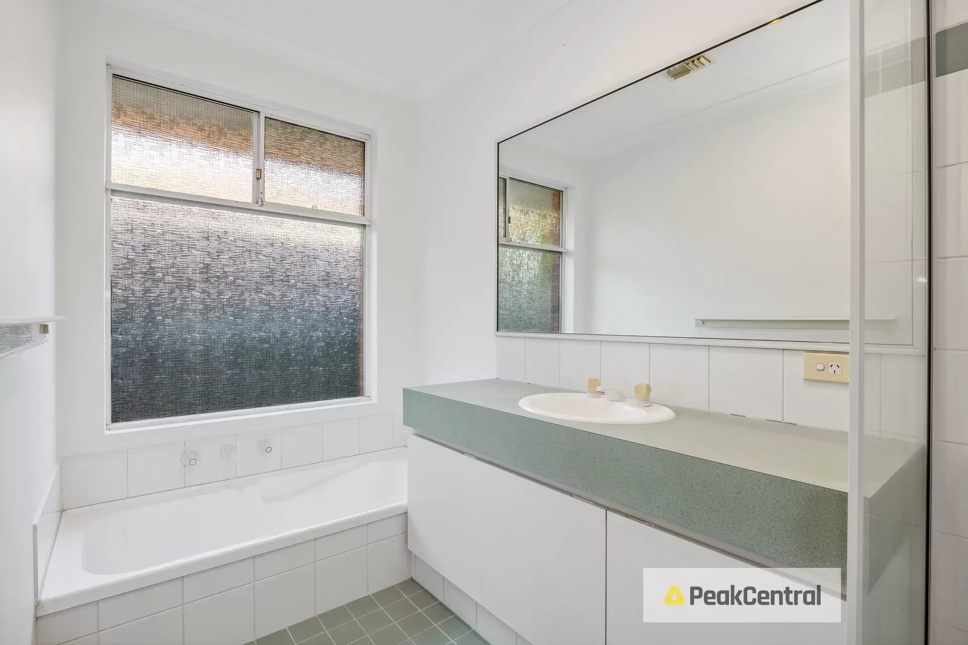 6 Towncentre Drive, Thornlie Leased by Peak Central Property Group - image 14