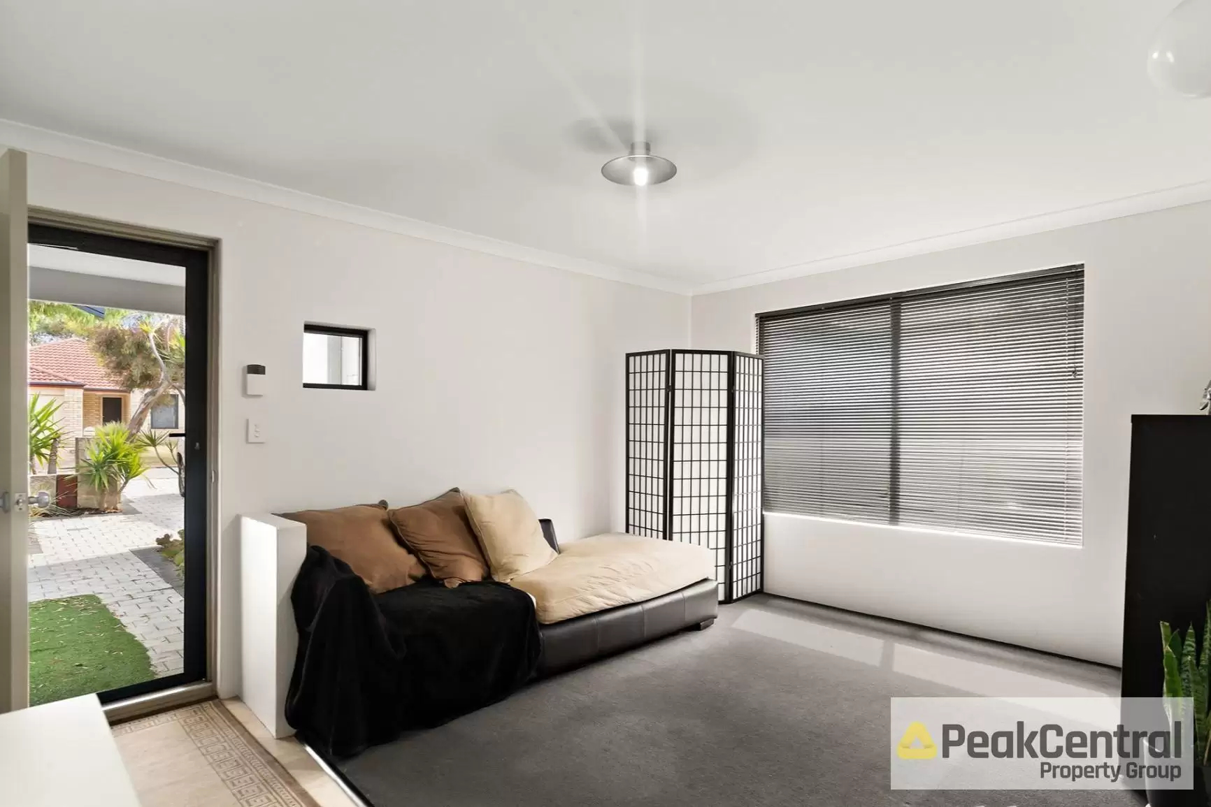 22 Menna Brace, Greenfields Leased by Peak Central Property Group - image 2