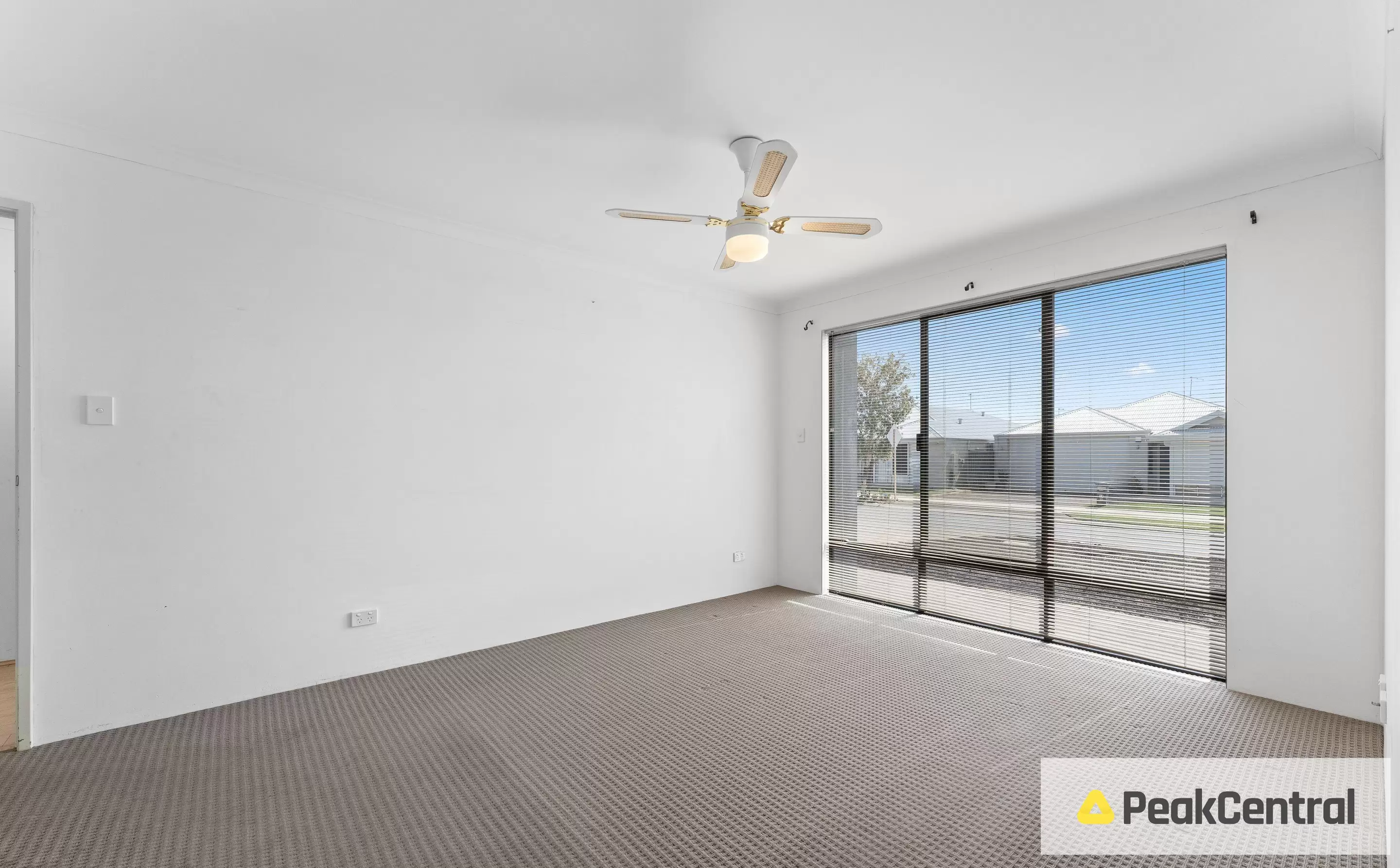 14 Enkindle Loop, Baldivis Leased by Peak Central Property Group - image 2