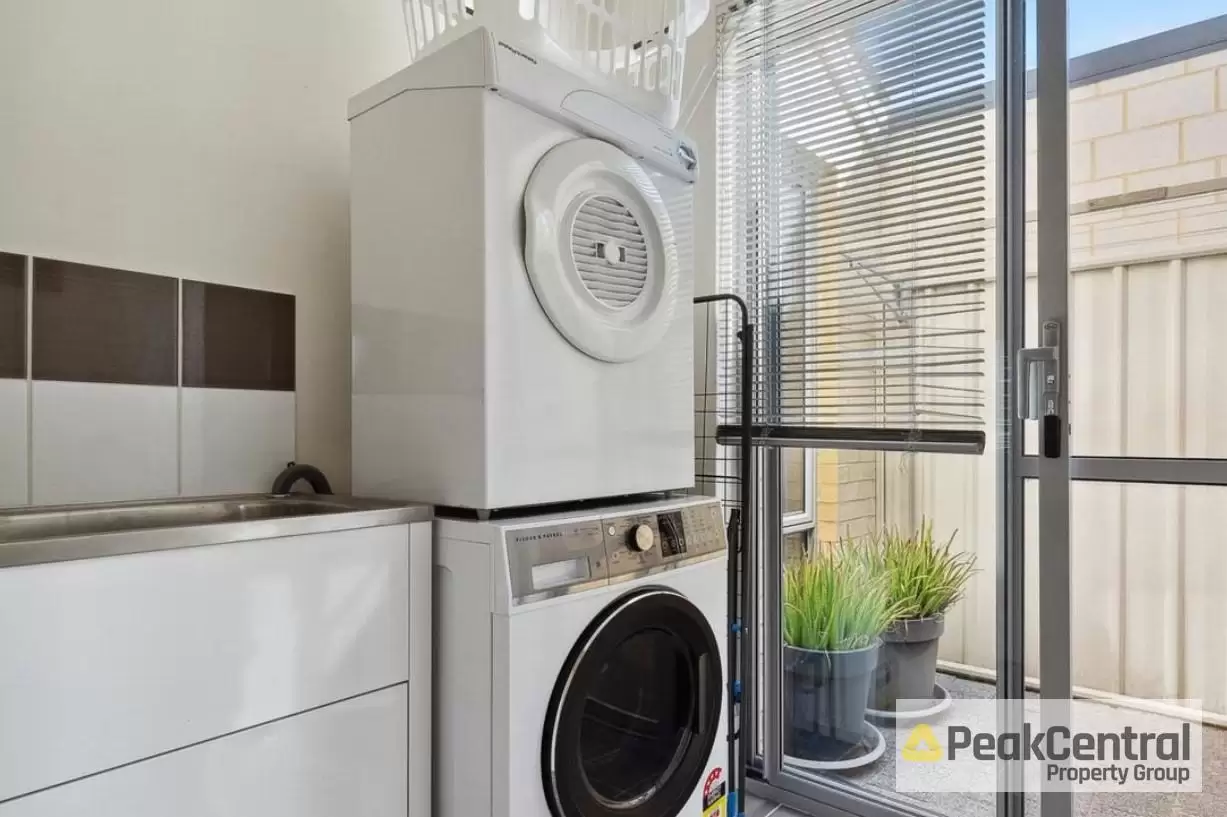 33 Adelong Avenue, Golden Bay Leased by Peak Central Property Group - image 13