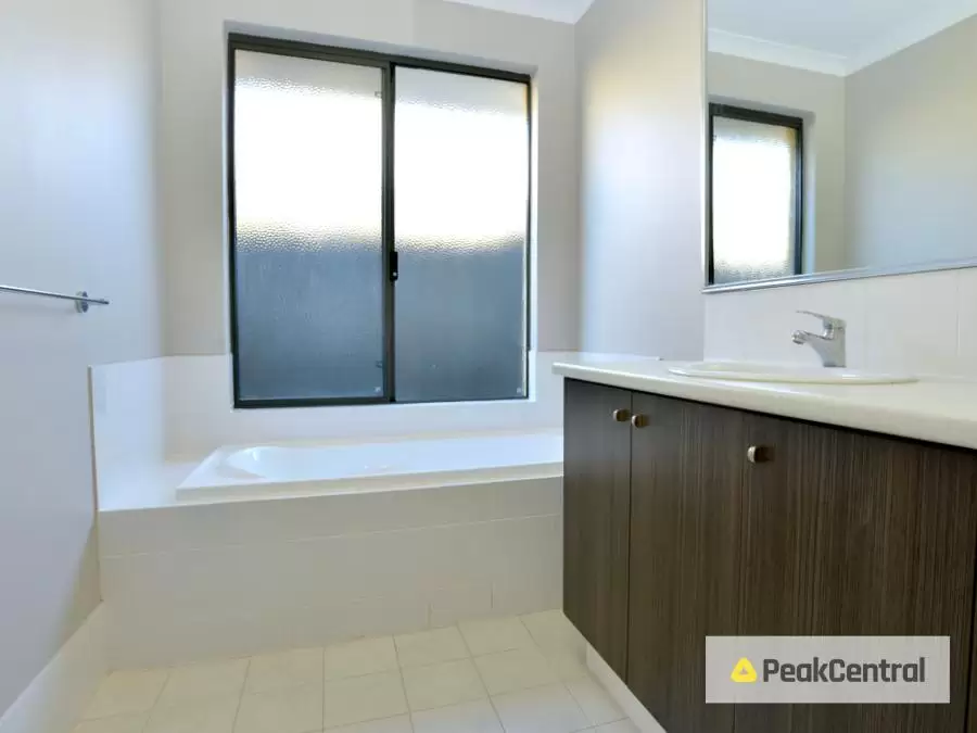 54 Beckingham Parkway, Baldivis Sold by Peak Central Property Group - image 10