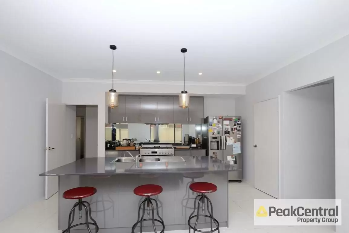 184 Badgerup Avenue, Lakelands Leased by Peak Central Property Group - image 3