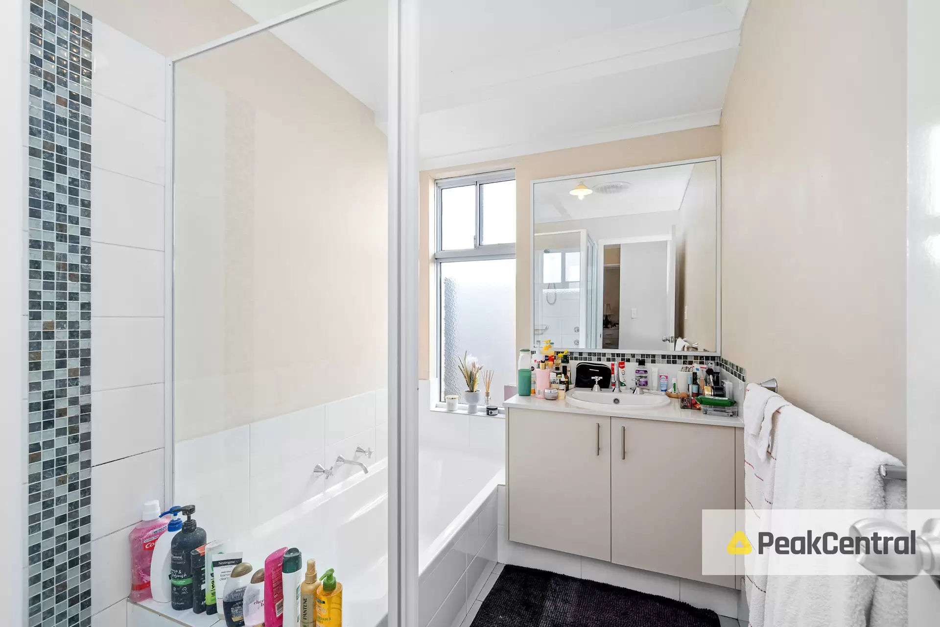 6 Cordata Avenue, Wandi Sold by Peak Central Property Group - image 8