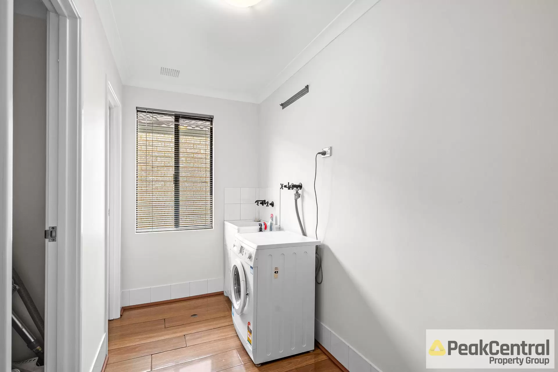 7 Yarra Promenade, Hammond Park Leased by Peak Central Property Group - image 1
