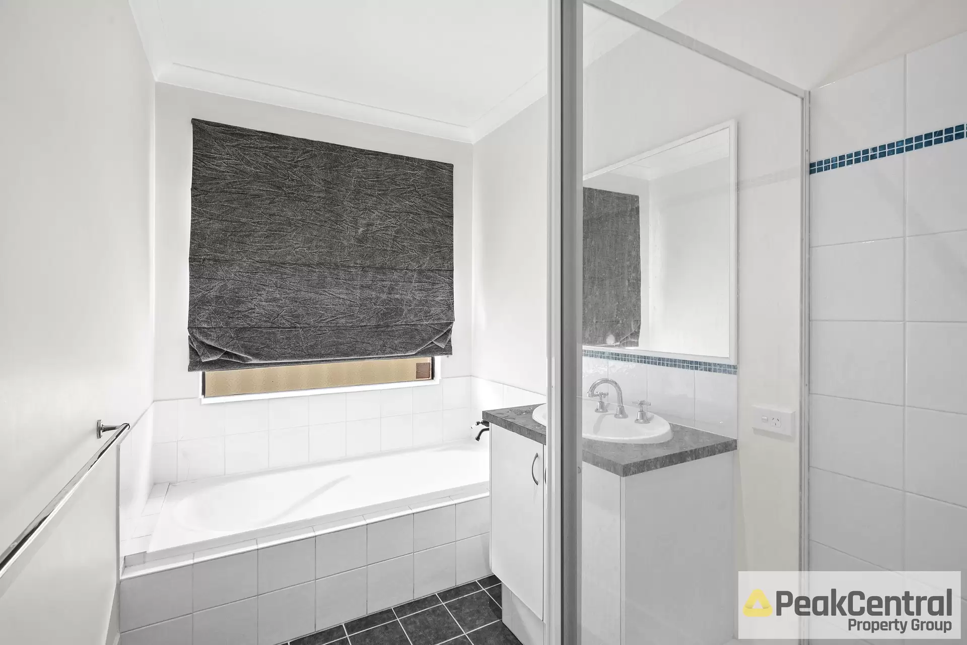 7 Yarra Promenade, Hammond Park Leased by Peak Central Property Group - image 1