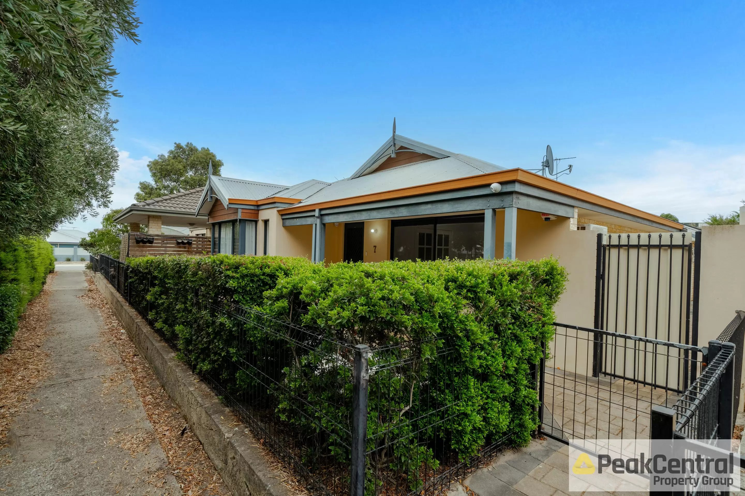 7 Yarra Promenade, Hammond Park Leased by Peak Central Property Group - image 1