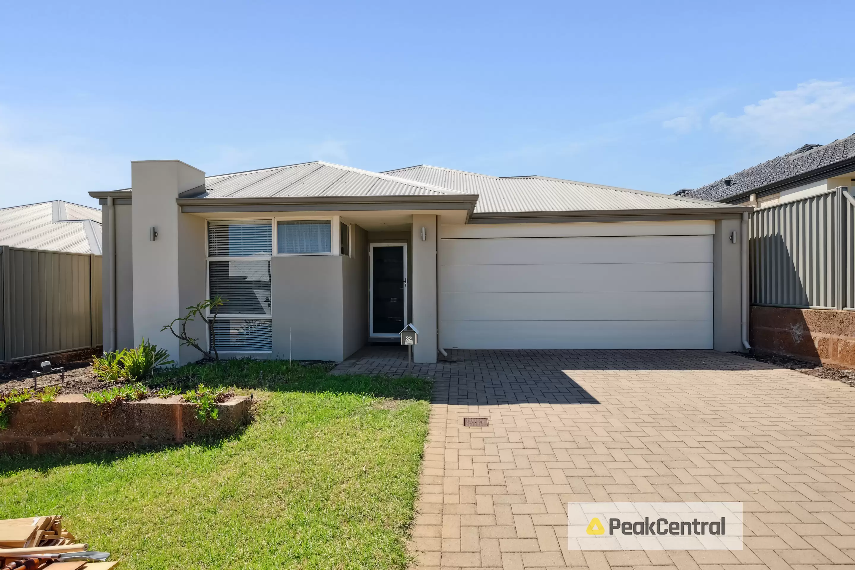 32 Needlewood Loop, Wandi Sold by Peak Central Property Group - image 1