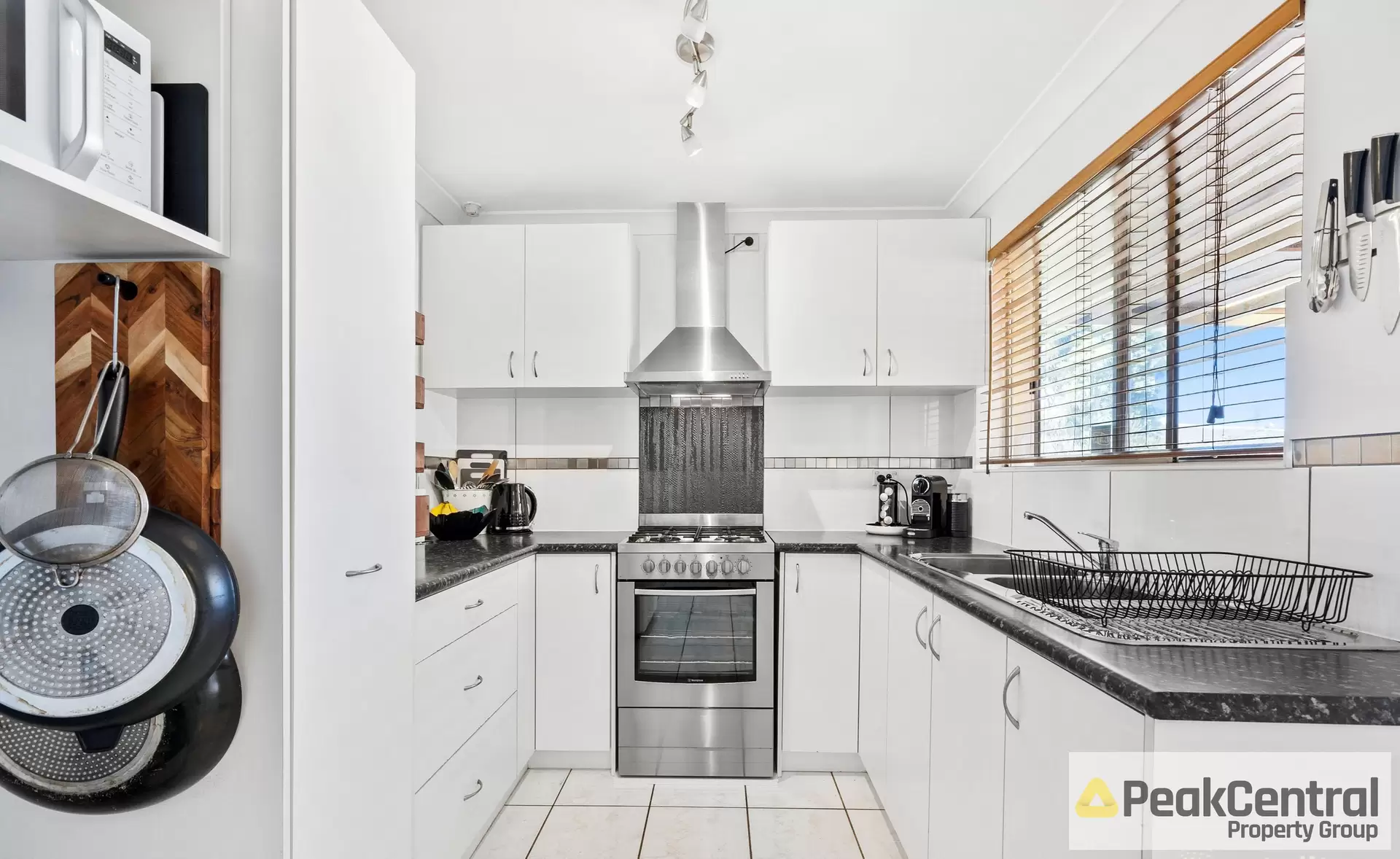 4 Tall Karri Close, Camillo Leased by Peak Central Property Group - image 1