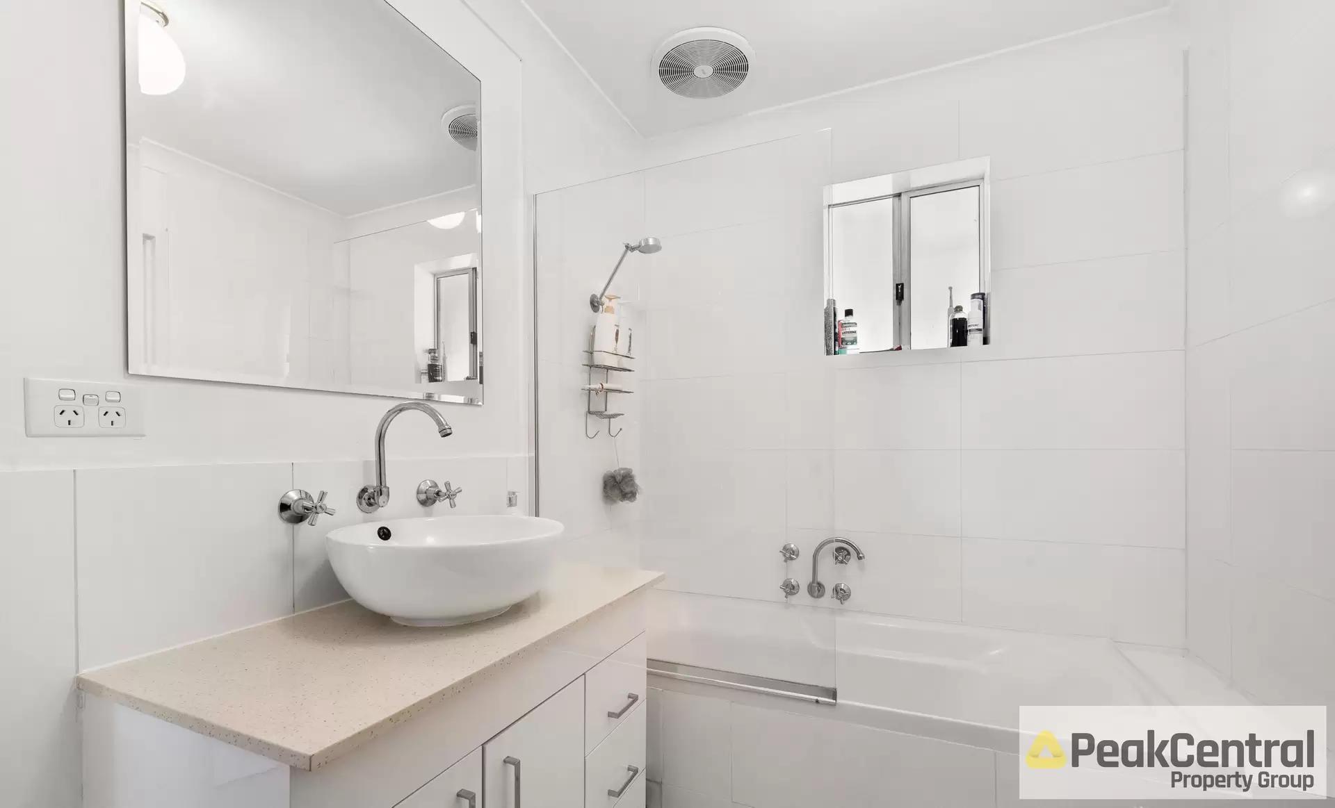 4 Tall Karri Close, Camillo Leased by Peak Central Property Group - image 1