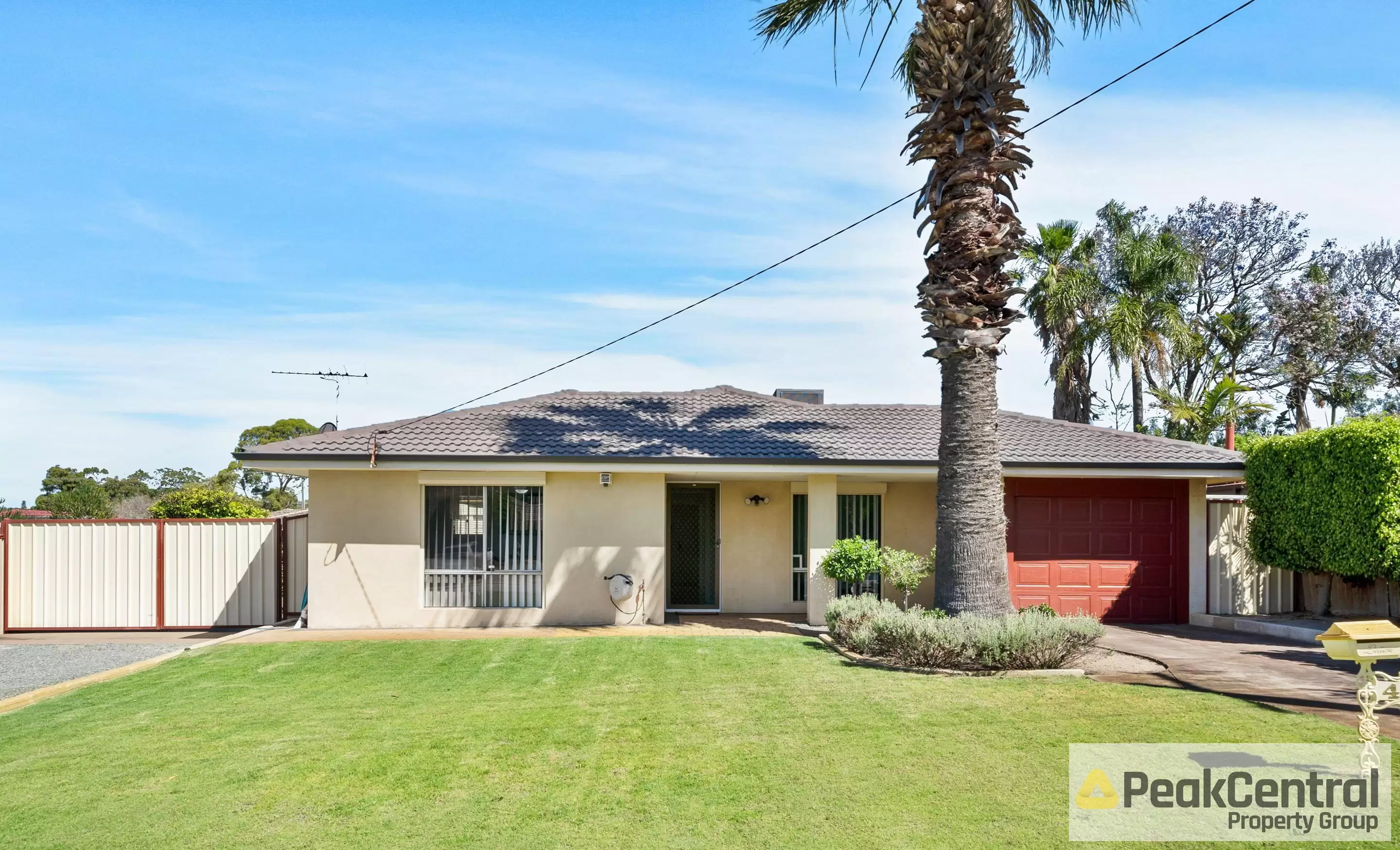 4 Tall Karri Close, Camillo Leased by Peak Central Property Group - image 2