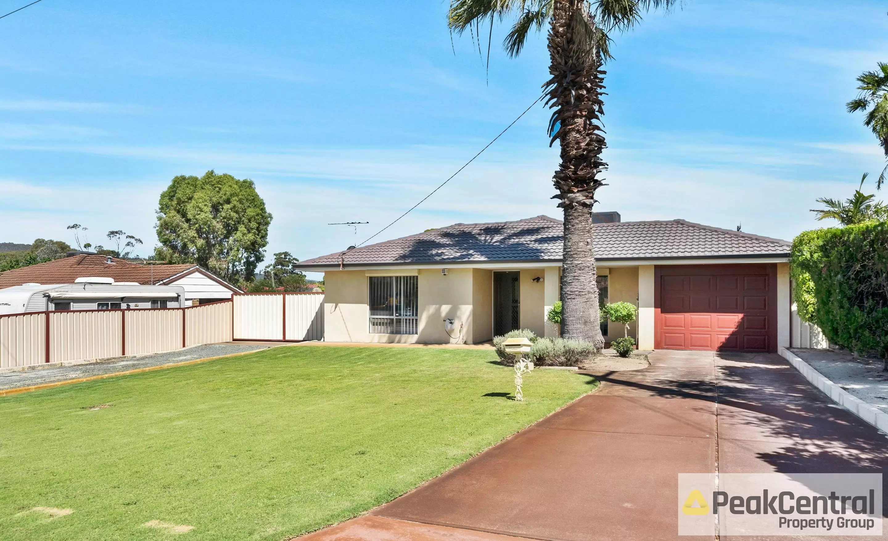 4 Tall Karri Close, Camillo Leased by Peak Central Property Group - image 1