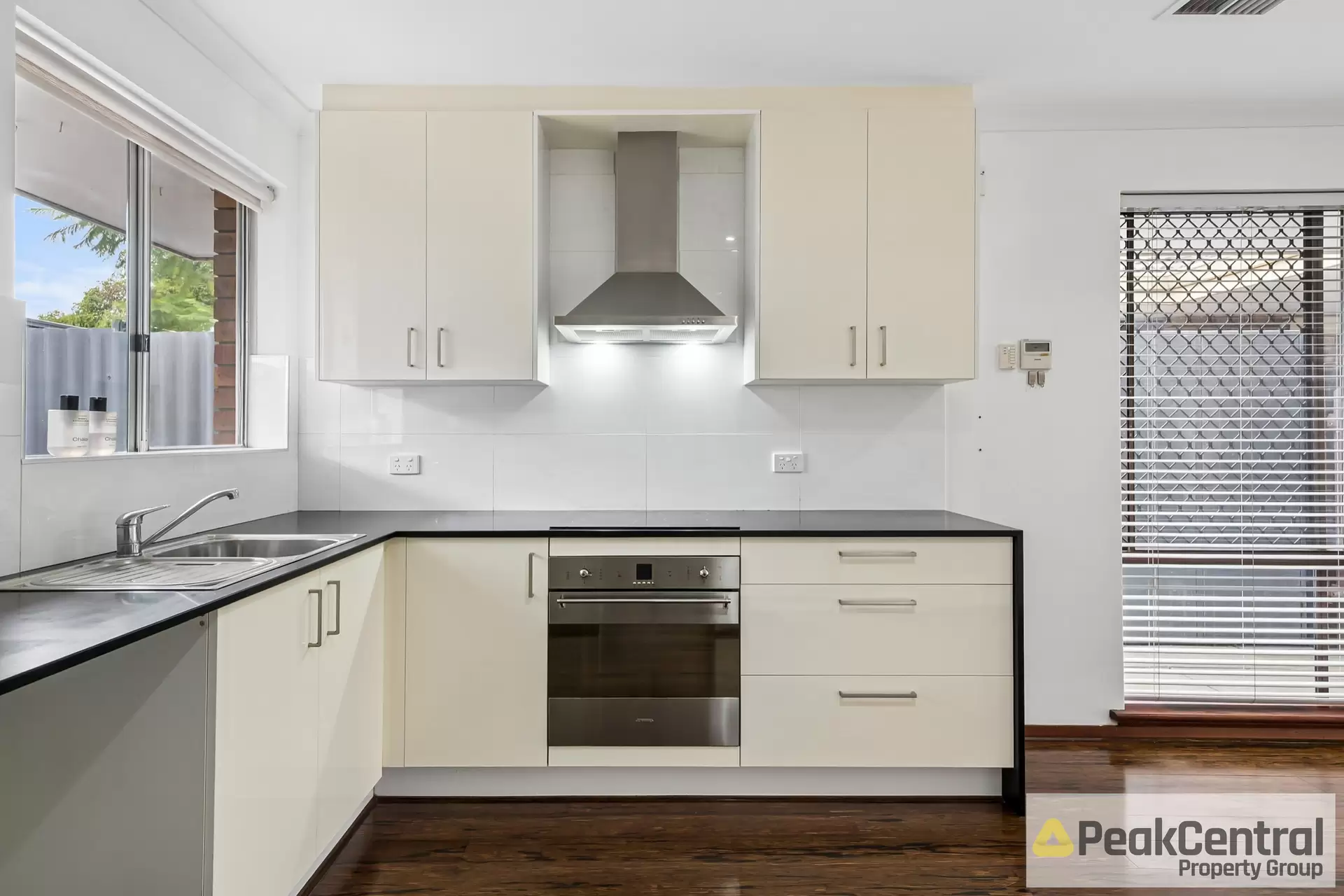 8/82-84 Waddell Road, Bicton Leased by Peak Central Property Group - image 1