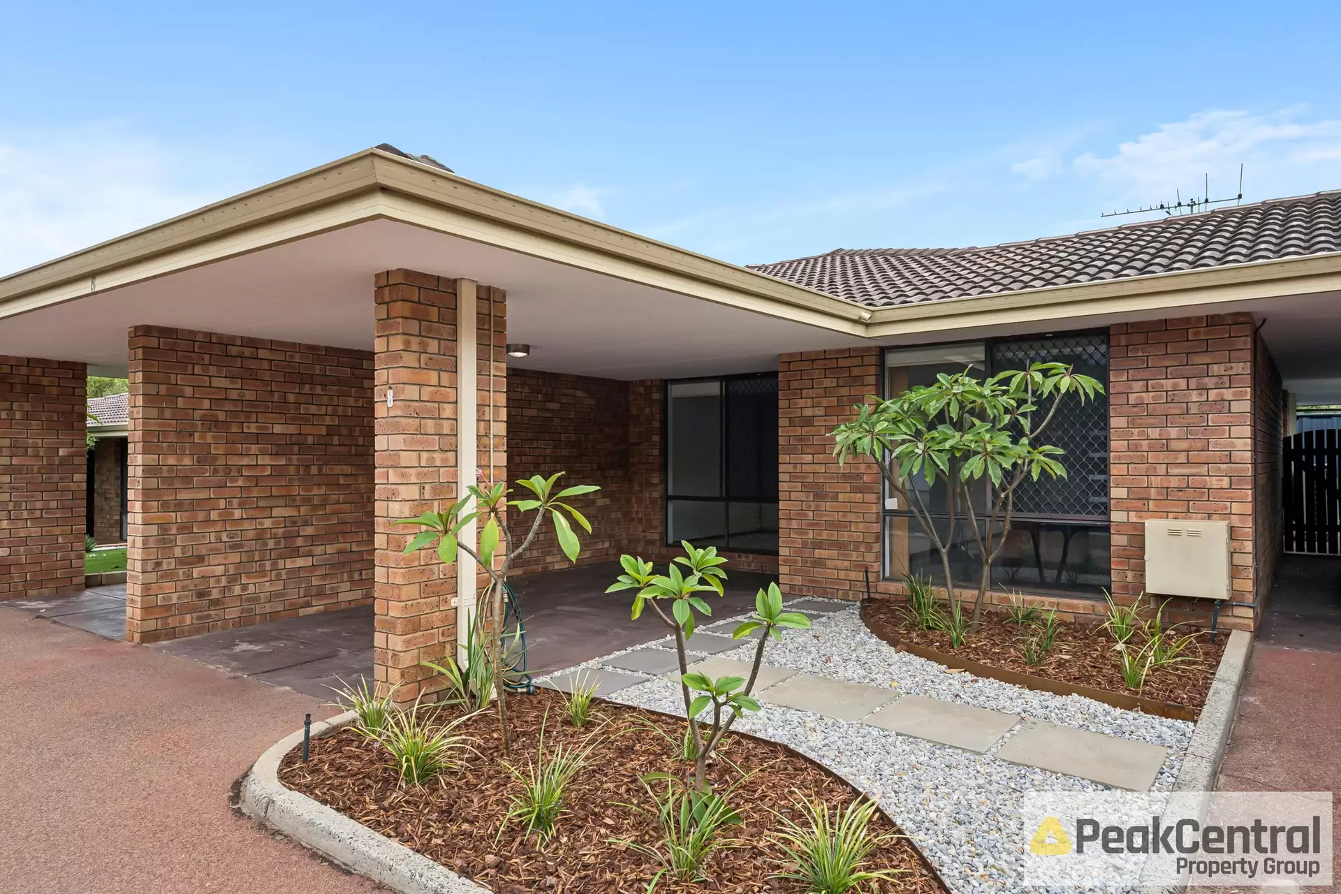 8/82-84 Waddell Road, Bicton Leased by Peak Central Property Group - image 1