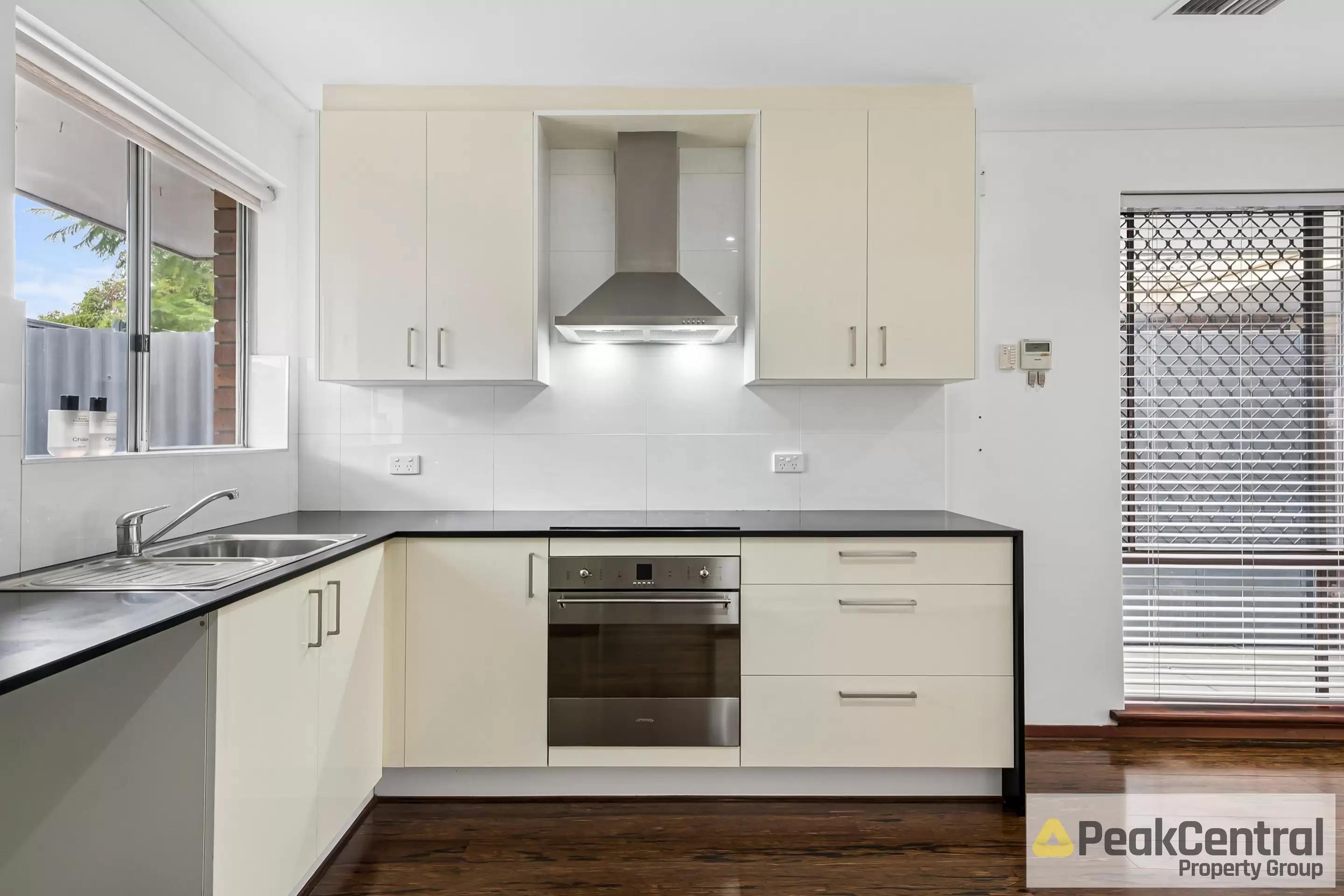 8/82-84 Waddell Road, Bicton Leased by Peak Central Property Group - image 3