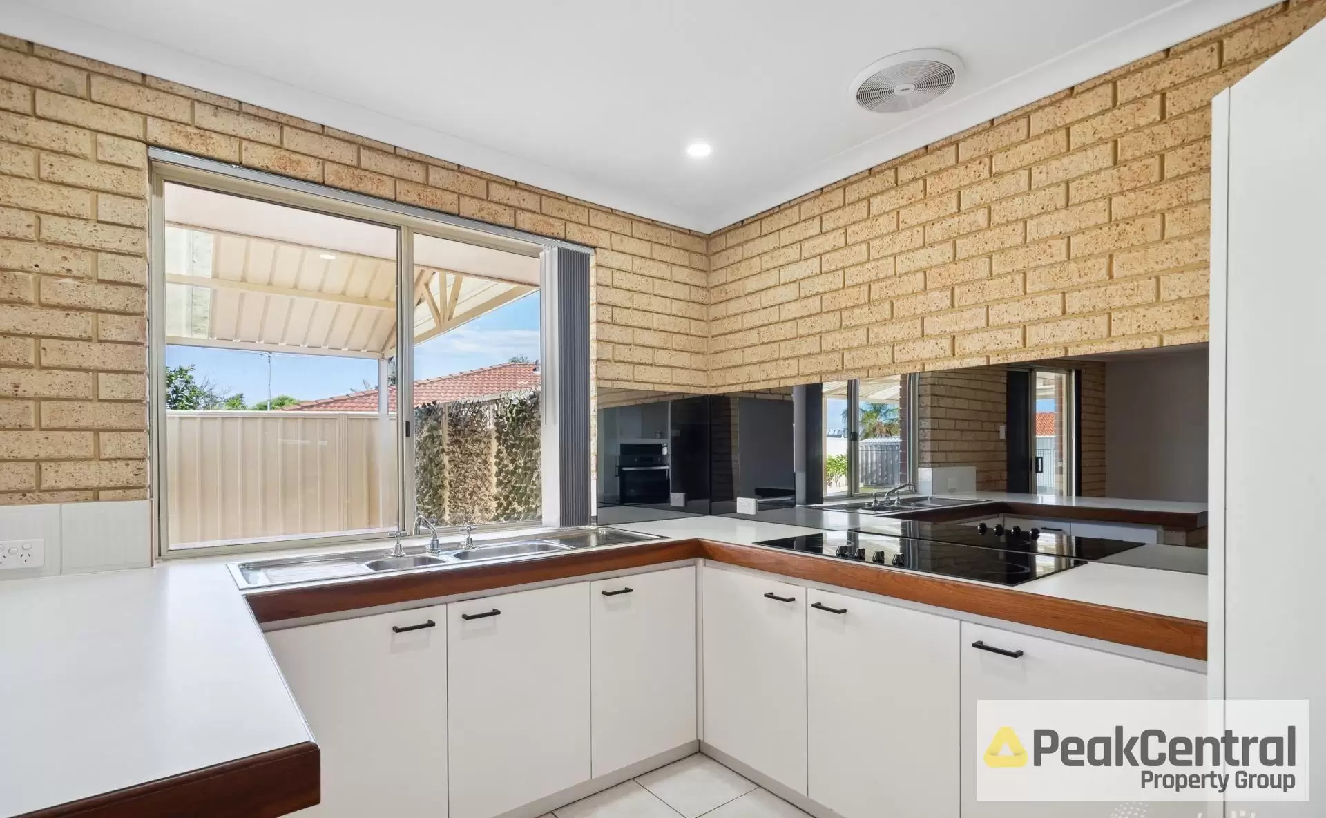12A Durban Place, Warnbro Leased by Peak Central Property Group - image 2