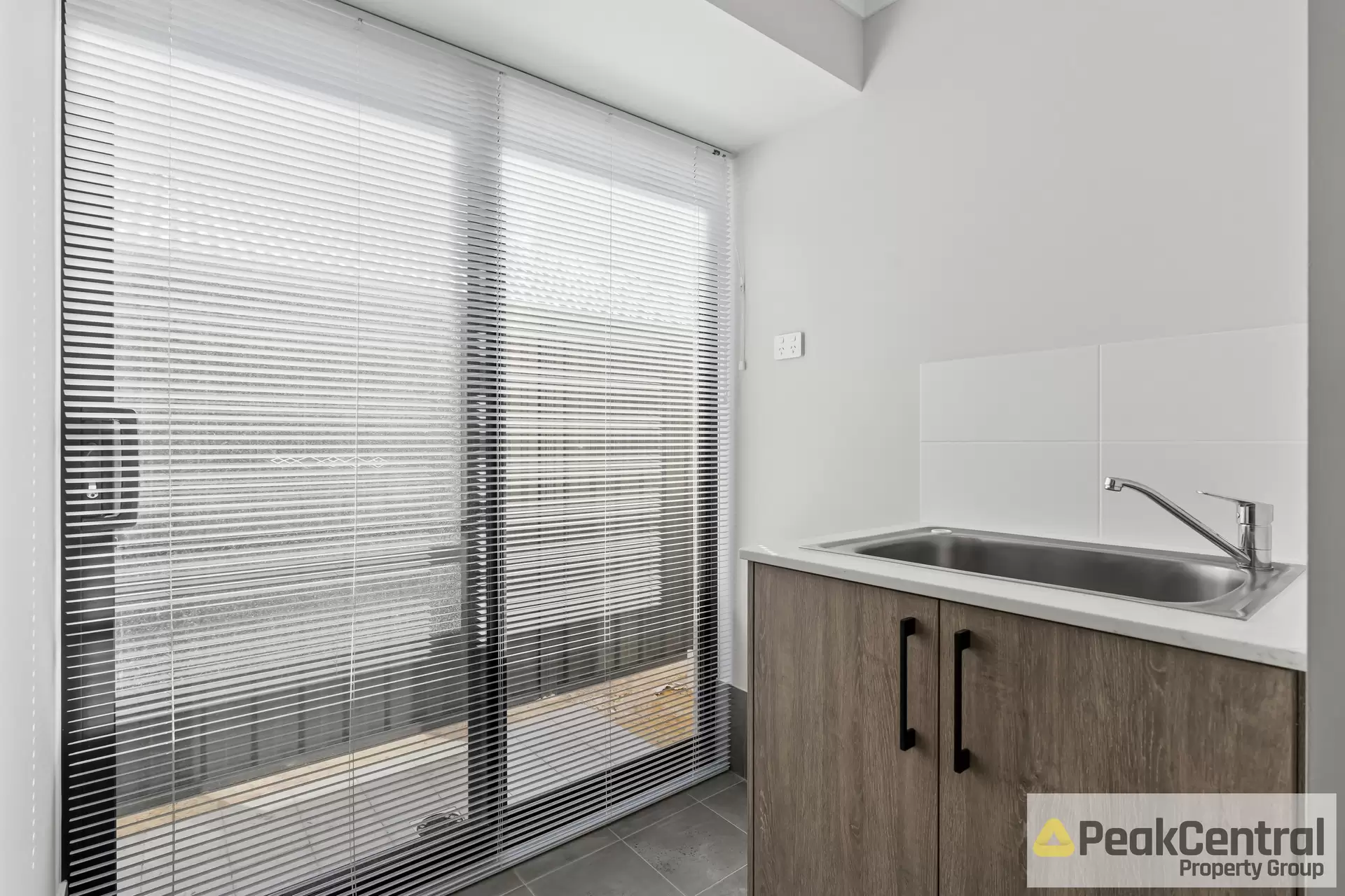 4 Magpie Place, Eglinton Leased by Peak Central Property Group - image 1
