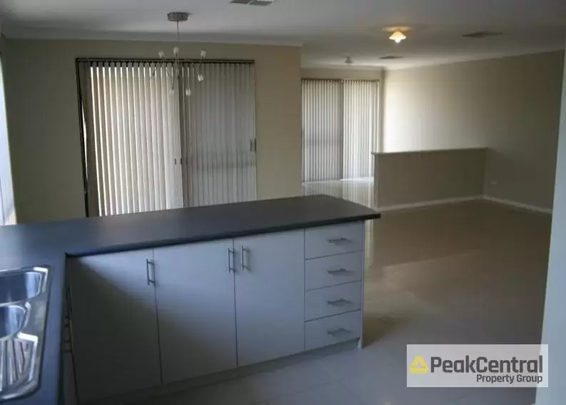 413 Lambeth Circle, Wellard For Lease by Peak Central Property Group - image 5