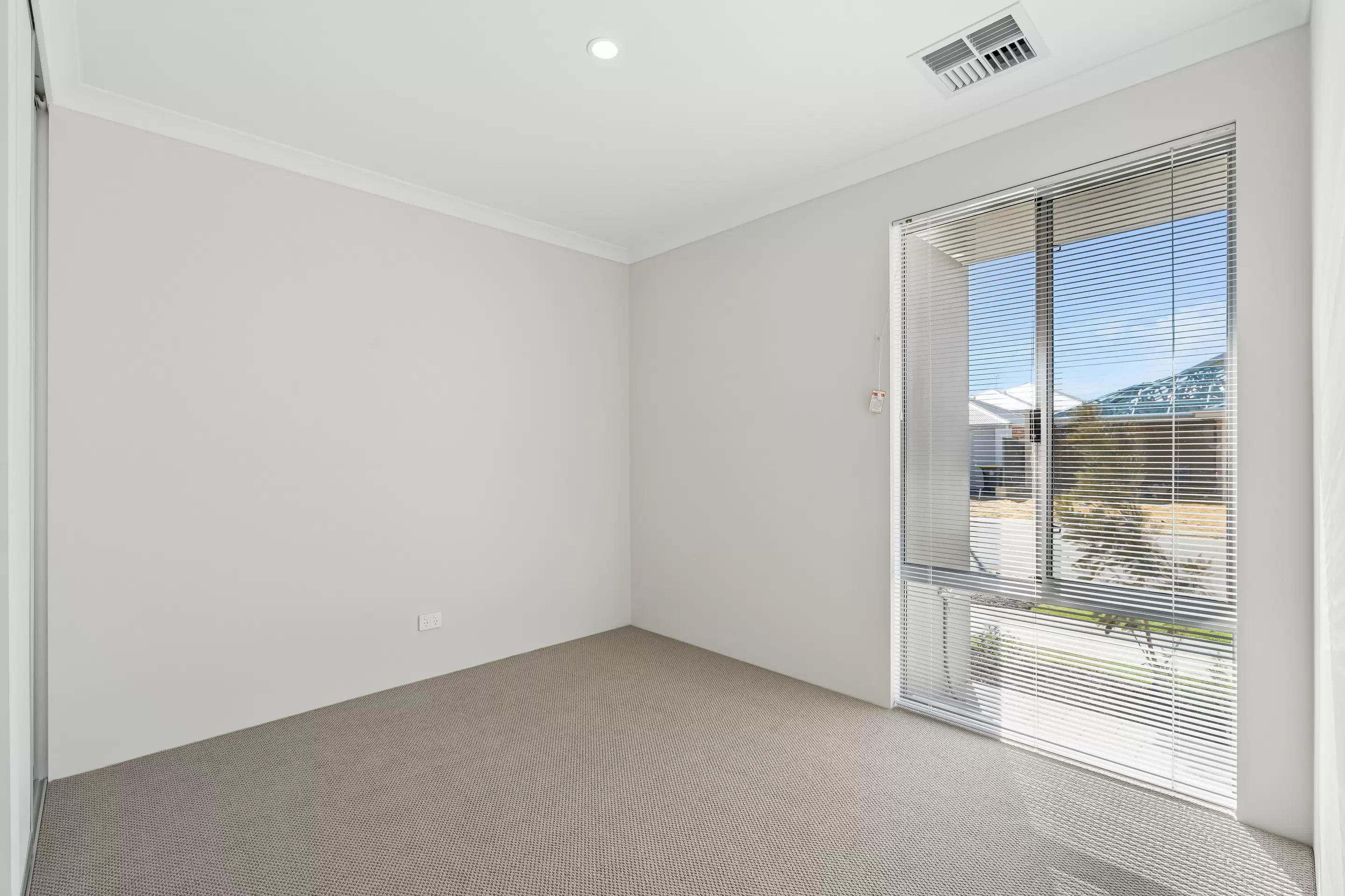 20 Paperbark Road, Sinagra Leased by Peak Central Property Group - image 2