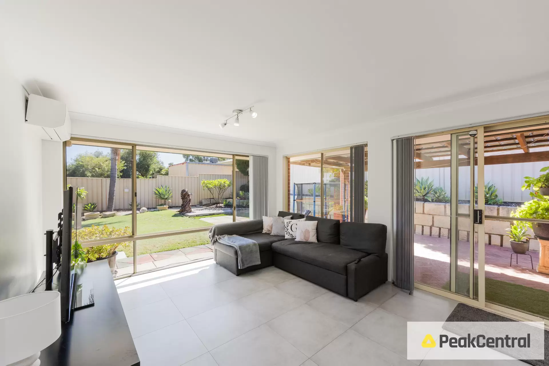 4 Karlak Close, Leda For Lease by Peak Central Property Group - image 1