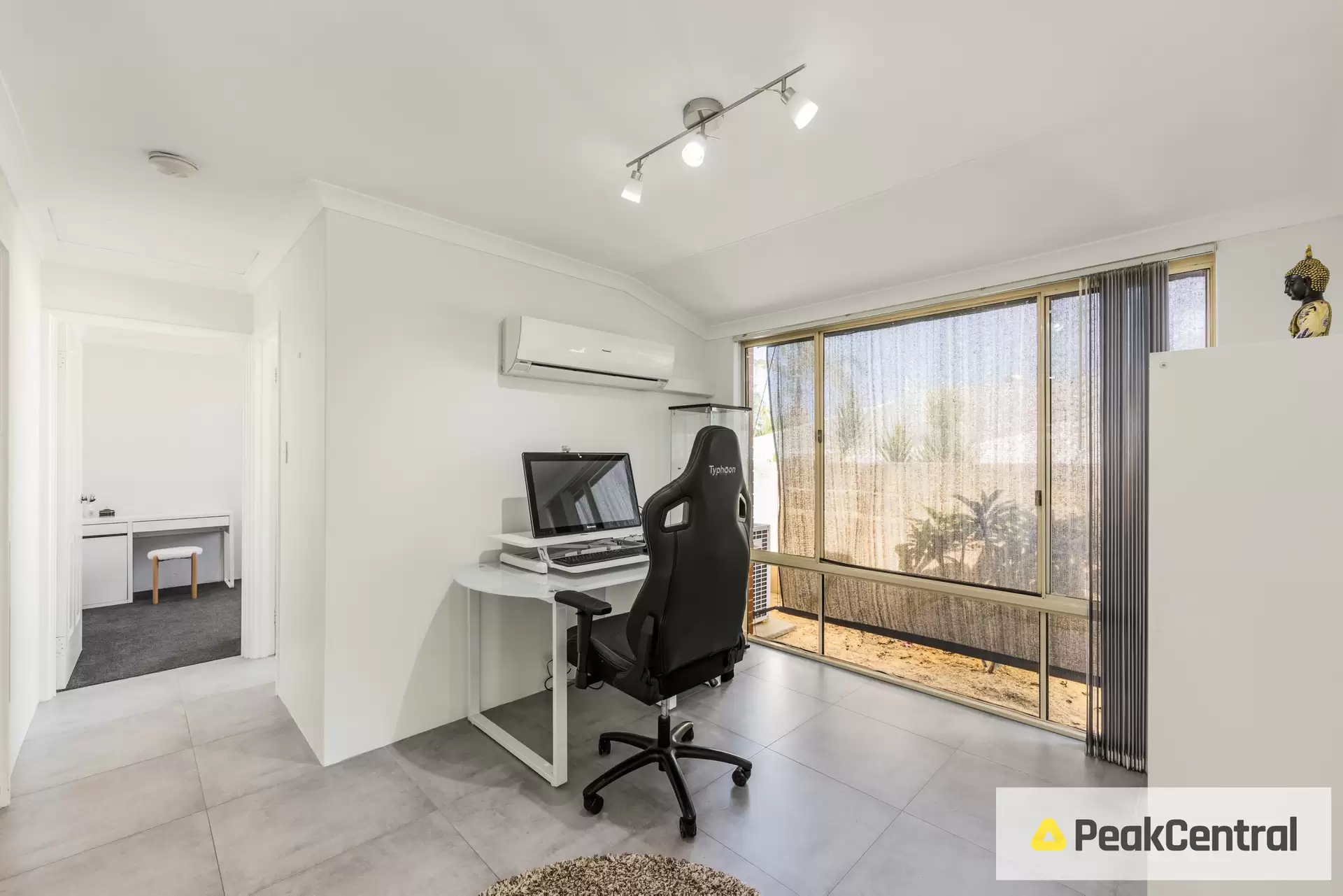 4 Karlak Close, Leda For Lease by Peak Central Property Group - image 1