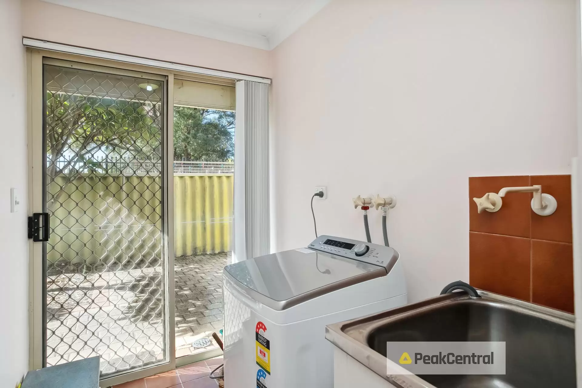 6/2 Argyle Place, Yangebup Sold by Peak Central Property Group - image 10