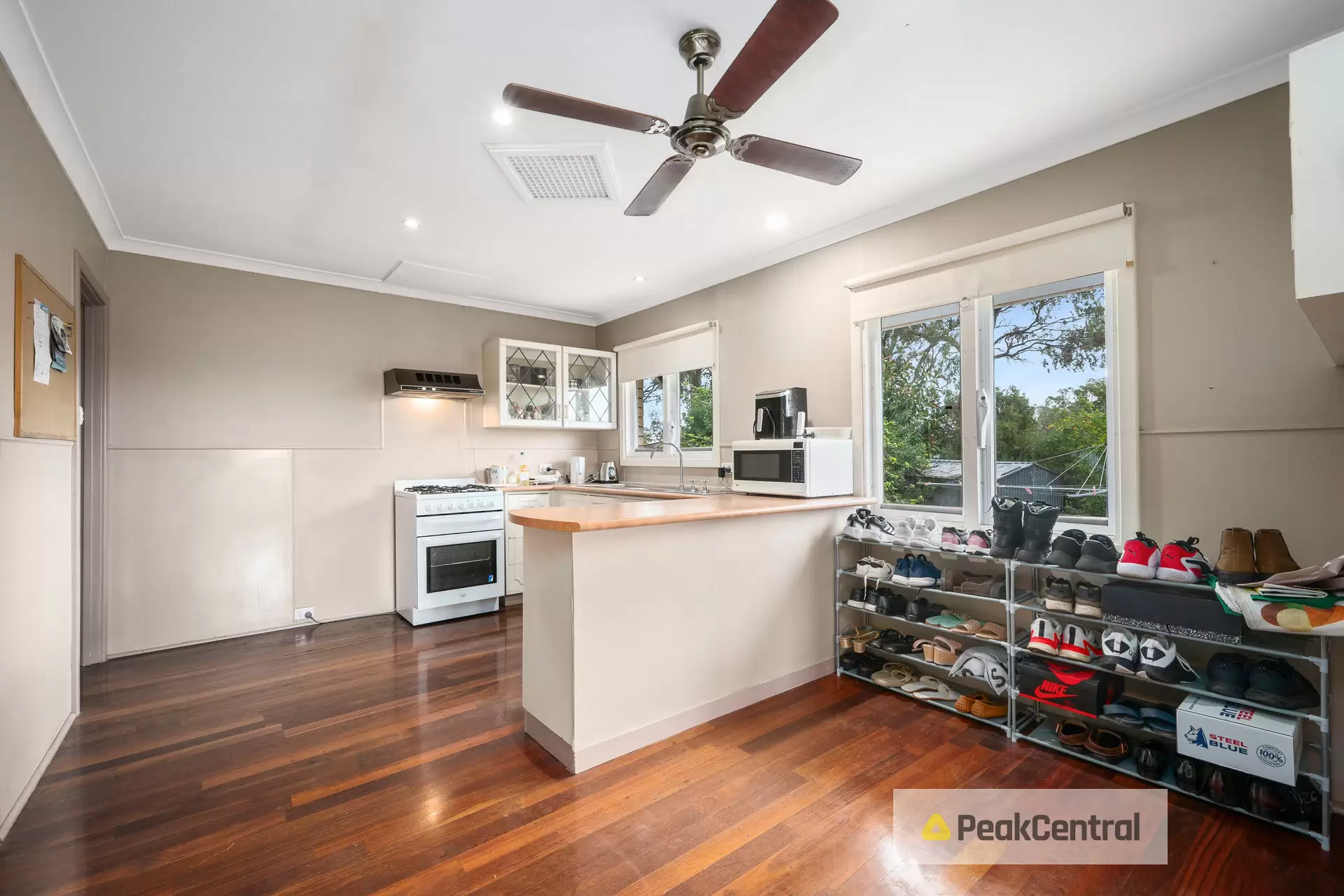 11 Cowling Way, Parmelia Sold by Peak Central Property Group - image 3