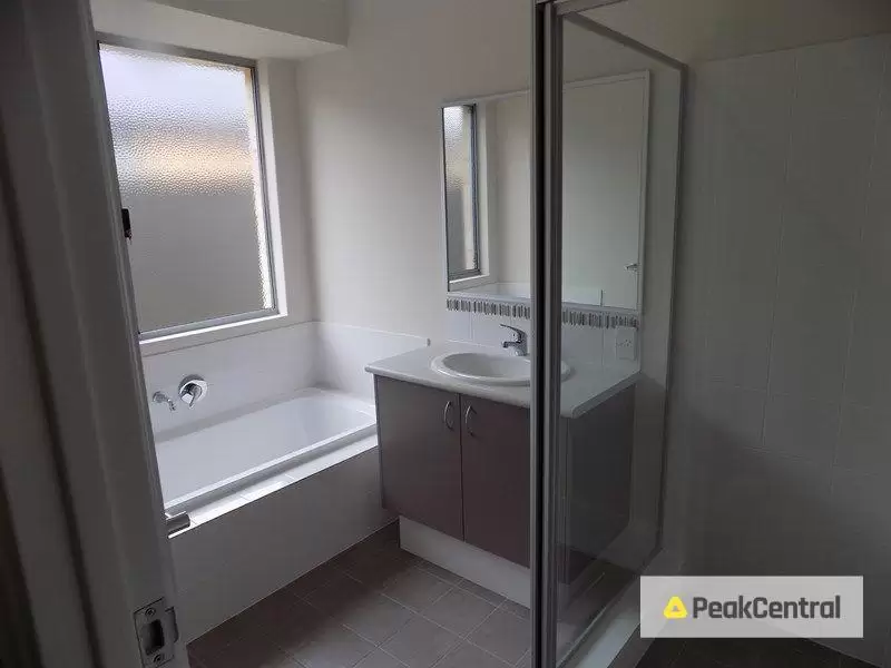 42 Chilvers Street, Baldivis Sold by Peak Central Property Group - image 7